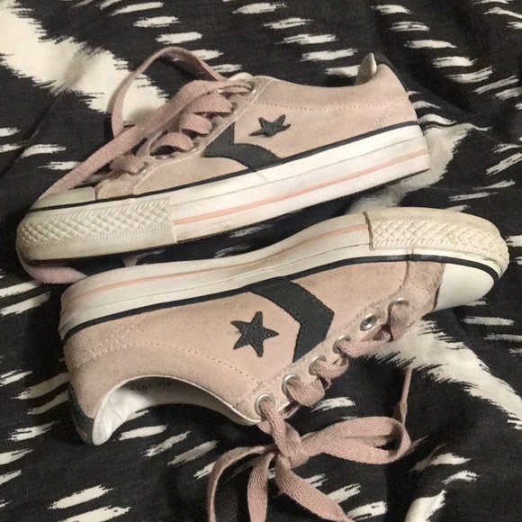 Converse - Picture 2 of 4